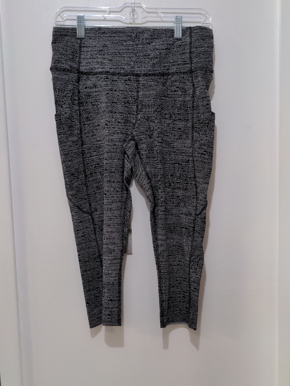 EUC Lululemon Fast And Free Crop II- 19 Inch Capris